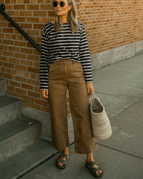 Karin Emily Style | How to Style Wide Leg Pants for Spring: 3 Foolproof Outfit Ideas #springoutfits #widelegpantoutfits #bretonstripes #birkenstockoutfits Styling Wide Leg Pants, Birkenstock Outfit, Style Wide Leg Pants, Jeans Outfits, Fashion Weeks, Mode Inspiration, Outfits Casuales, Moda Fashion, Look Fashion