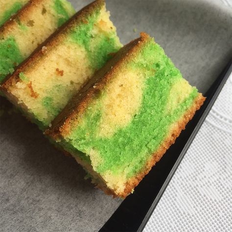 Castella Cake Recipe, Bolu Pandan, Castella Cake, Pandan Cake, Resipi Kek, Pembuat Roti, Cake Recipes For Kids, Marble Cake Recipes, Basic Cake