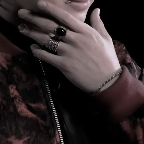 Jungkook Rings, Jungkook Jewelry, Seven Mv, Jungkook Details, Travel Fashion, Jung Kook, Travel Style, Jewelry Rings, Rings For Men