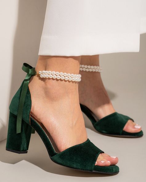 Green Wedding Shoes, Dark Green Bridal Heels, Bridal Shoes, Emerald Green Shoes, Velvet Shoes, Wedding Heels, Pearl Wedding Shoes - Etsy Greece Emerald Green Wedding Shoes, Emerald Green Shoes, Wedding Shoes Bow, Wedding Shoes Block Heel, Velvet Block Heels, Dark Green Wedding, Green Pumps, Ivory Wedding Shoes, Ankle Strap Block Heel