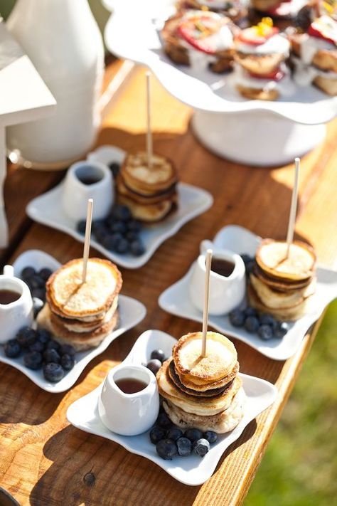 Wedding Pancake Bar, Recepy Ideas, Nutella Pancakes, Wedding Snacks, Breakfast Party, Food Bar, Brunch Buffet, Brunch Wedding, Brunch Party