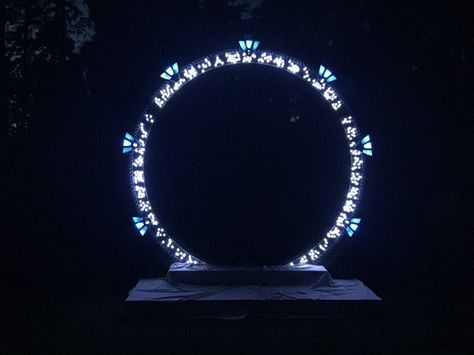 Stargate altar for a wedding as seen on @offbeatbride #stargate #wedding Stargate Portal, Sci Fi Wedding, Star Gate, Stargate Universe, Geek Wedding, Ancient Kingdom, Stargate Sg1, Stargate Atlantis, Offbeat Bride