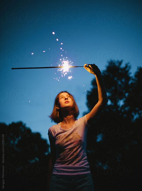 Nature, Fourth Of July Pics, Sparkler Photography, Diwali Photography, Night Portrait, To Be A Woman, Photoshoot Themes, Dark Photography, Art Poses