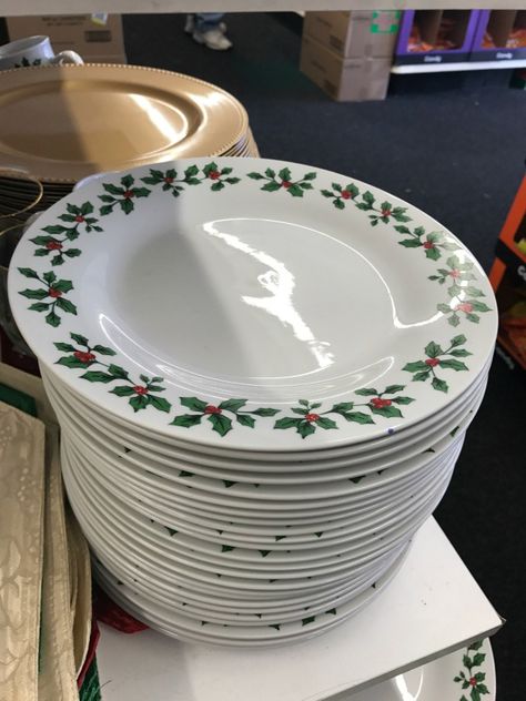 Well, we went to the Dollar Tree the other day, and it's safe to say that Christmas season is in full-force over there. Nevermind Asymmetrical Stacked Bob, Christmas Plate Ideas, Diy Christmas Plate, Latest Hairstyles For Men, Dollar Tree Plates, Christmas Dinner Table Settings, Christmas Place Settings, Christmas Freebie, Asymmetrical Bob Haircuts