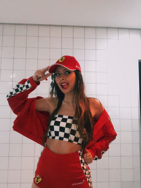 Fun Disney Costumes, Formula 1 Costume Halloween, Lightening Mcqueen Costume College, Formula One Costume, Formula One Halloween Costume, Formula 1 Costume Women, Ideas Disfraz Carnaval, Carnaval Ideas Outfit, Carnaval Costume Women