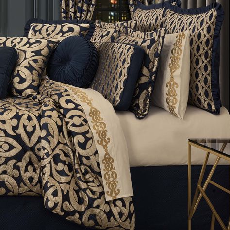 Biagio Navy 4 Piece Comforter Set – Latest Bedding California King Comforter Sets, Diy Furniture Covers, Navy Blue Comforter, Bed Room Furniture, Damask Bedding, Luxury Comforter Sets, Oversized Comforter, Make The Bed, Blue Comforter Sets