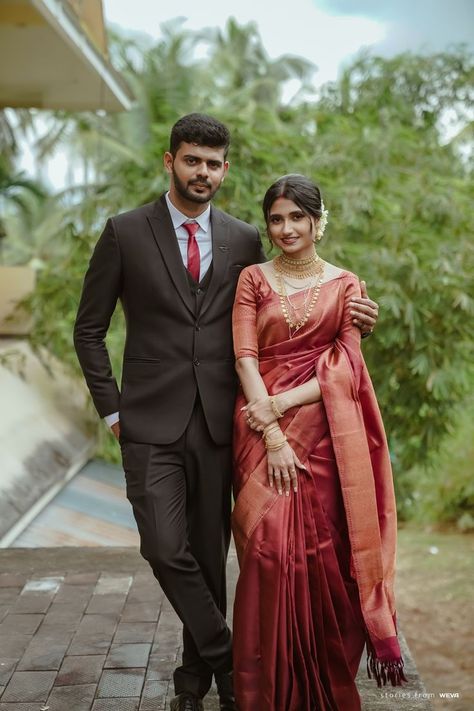 Best Couple portraits Wedding Couple Dress Indian Saree, Couple Photoshoot With Saree, Couple Natural Photo, Marriage Couple Dress Indian, Reception Look For Couple, Couple Poses Saree Photography, Simple Marriage Look Indian, Saree Couple Shoot, Simple Pose For Couple