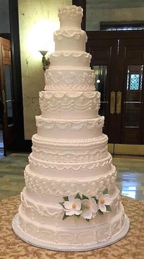 Cake Set Up Ideas, Elegant Wedding Cakes Romantic, Giant Wedding Cake, Faux Wedding Cake, Fake Wedding Cake, Huge Wedding Cakes, Fake Wedding Cakes, Large Wedding Cakes, Best Wedding Cakes