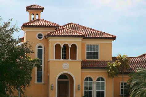 Best Roof Types for Florida and Coastal Areas in 2018: Miami FL, Houston TX, and Other Hurricane-Prone Areas Red Roof House Colors, Red Roof House, Flat Roof Extension, Modern Roofing, Fibreglass Roof, Roof Extension, Mediterranean Style Homes, Residential Roofing, Mediterranean Home Decor