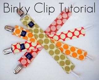 Pacifier Clip Tutorial, Pacifier Strap, Binky Clips, Soother Clips, Baby Sewing Projects, Unique Baby Shower Gifts, Baby Projects, Pacifier Clip, Baby Crafts