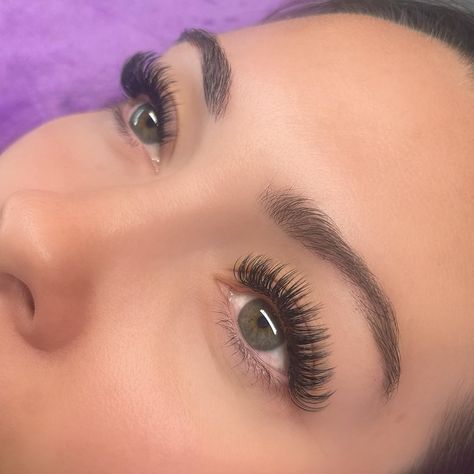 Handmade volume lovers! Here's your sign to try our Russian Volume Lashes 😍 This set was created by @bellamiabycinzia using our Premium Silk Volume Lashes 0.05, 9-13mm 👏 Lash Extensions Soft Volume, Light Russian Lashes, Volume Set Lashes, Thick Lash Extensions, Lashes Russian, Russian Eyelashes, Extension Styles, Russian Volume Lashes, Russian Lashes