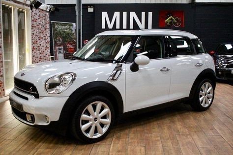 Mini Cooper Country, White Mini Cooper, Moodboard White, Mini Cooper 2014, Mini Cooper Custom, Mini Jeep, Mini Cooper Convertible, Car Life, Dream Cars Mercedes