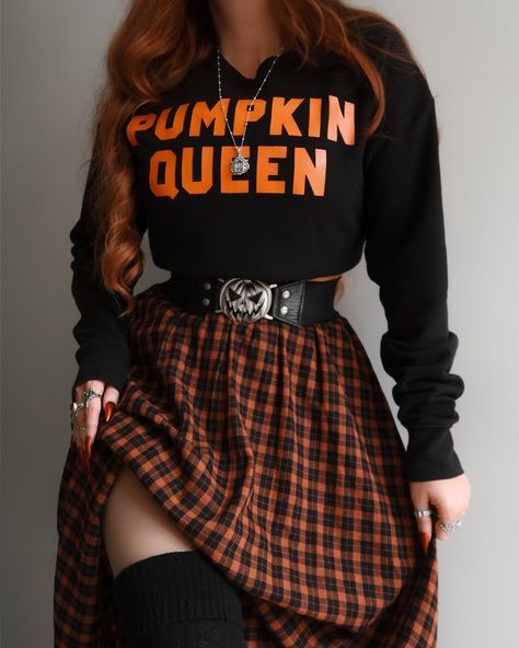 Customized Clothes Ideas, Goth Thanksgiving Outfit, Cute Halloween Outfits For Women, Bonfire Outfit Ideas, Pumpkin Costume Women's, Comfy Girly Outfits, Pastel Goth Aesthetic Outfit, Halloween Themed Outfits, Horror Outfits