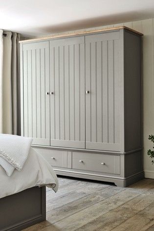 Country Luxe, Fitted Bedroom Furniture, Triple Wardrobe, Bedroom Cupboards, Fitted Bedrooms, Desain Furnitur Modern, Bedroom Cupboard Designs, Wardrobe Furniture, Elegant Bedroom