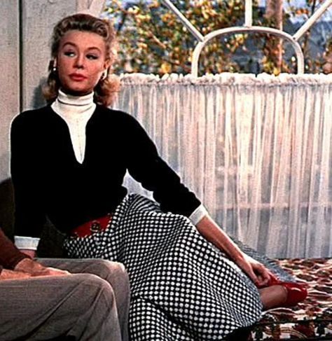 White Christmas Outfit, White Christmas Movie, Vera Ellen, Ellen White, Fashion City, Old Hollywood Movies, Movies Outfit, Black And White Skirt, Movie Costumes