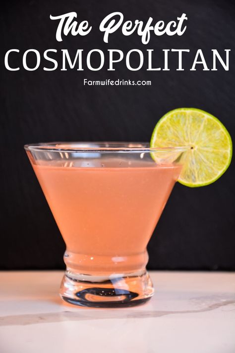 The-Perfect-Cosmopolitan-martini-recipes Martinis With Vanilla Vodka, Batch Cosmopolitan Recipe, Classic Martini Recipes, Gin Martini Recipes, Easy Martini Recipes, Italian Martini, Cosmopolitan Martini, Cosmopolitan Drink Recipe, Apple Cider Martini