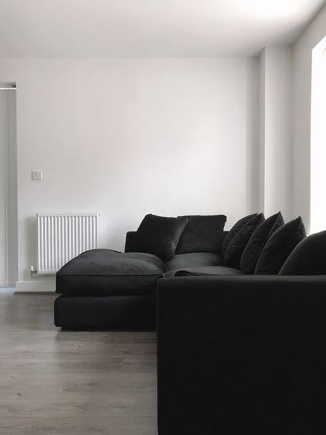 Corner Sofa Living Room Black, Black Velvet Corner Sofa, Black Velvet Sofa Living Rooms, Black L Shaped Couch, Dark Grey Corner Sofa, Garage Hangout, Black Sofa Living Room Decor, Lounge Vibes, Studio Deco