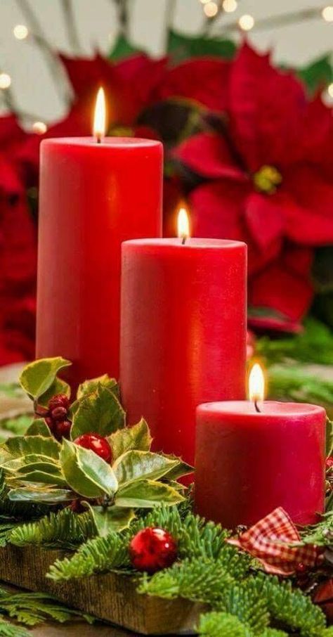 Candle Pictures, Christmas Cottages, Red Candles, Christmas Scenes, Noel Christmas, Green Christmas, Christmas Joy, Christmas Candles, Christmas Wallpaper