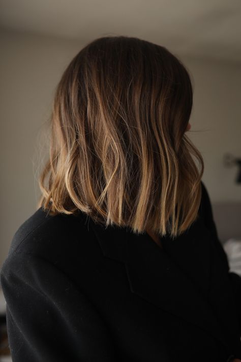 A Line Bob Textured, Slightly Curled Hair Waves, Lob Thick Hair Straight, Woman’s Bob Haircut, Natural Balayage Short Hair, Shoulder Length Bronde Balayage, Wavy Straight Hair, Bob Balayage, Shortish Hair