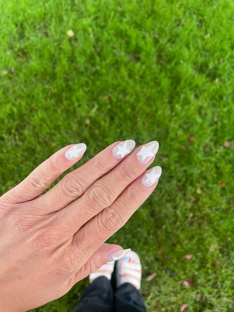 White / milky white star nails y2k Milky Star Nails, Silver Stars On Nails, White Nails With Star Designs, White Star On Nails, White Stars On Nails, Milky White Star Nails, White Star Nail Design, White Star Nails Y2k, Milky White Nails With Stars