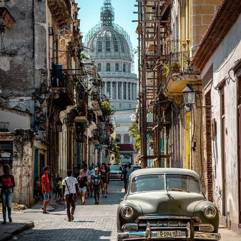 "Discover the vibrant soul of Cuba! 🇨🇺✨ From the colorful streets of Havana to the pristine beaches of Varadero, Cuba is a blend of rich history, lively culture, and breathtaking scenery. Whether you're dancing to the rhythm of salsa or exploring timeless colonial architecture, every corner of Cuba tells a story. Let's uncover the magic together! #DiscoverCuba #HavanaVibes #CaribbeanCharm" Do you want to live an Beautiful Experience in Cuba? Come and Book with JOURNEY TO REMEMBER TRAVEL tel... Varadero Cuba, Breathtaking Scenery, Jackson Browne, Cuba Travel, Varadero, Colonial Architecture, Havana Cuba, Tahiti, Havana