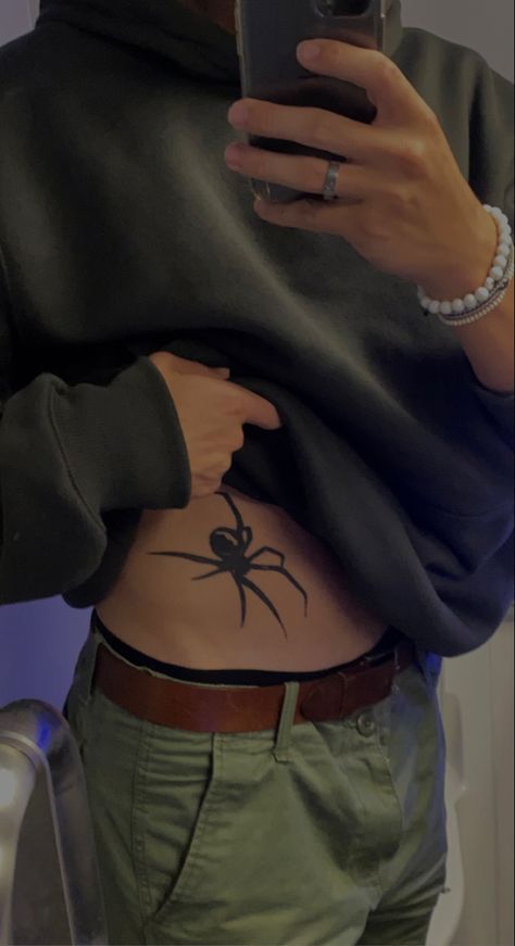 Abdomen Tattoo, Tattoo Homme, Tattoo Ideas Males, Waist Tattoos, Web Tattoo, Neck Tattoo For Guys, Spider Tattoo, Cool Small Tattoos, Tattoo Style Drawings