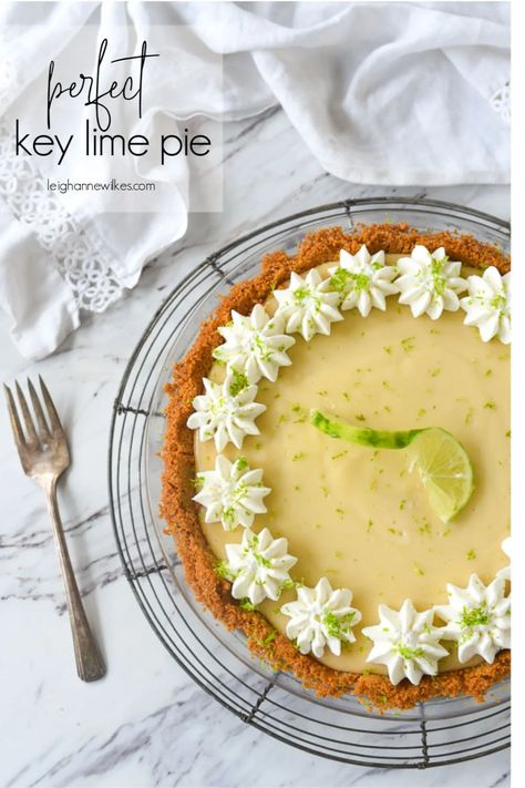 Make the perfect key lime pie every time with this easy key lime pie recipe. The next best thing to being in the Florida Keys! Classic Key Lime Pie Recipe, Easy Key Lime Pie Recipe, Key Lime Pie Recipe No Bake, Lime Frosting, Creamy Key Lime Pie, Lime Dessert, Easy Key Lime Pie, Key Lime Recipes, Yummy Pies