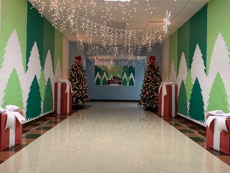 Christmas Corridor Decorations School, Christmas At School Decorations, Christmas Work Hallway, Charlie Brown Christmas Hallway, Elf On The Shelf Hallway Decorations School, Nutcracker School Hallway Decorations, School Holiday Shop Themes, Office Hallway Christmas Decorating Ideas, Christmas Concert Decorations Stage