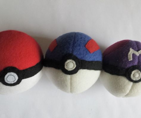 Anime Stencil, Pokeball Pattern, Pokemon Ornaments, Felt Template, Plushie Ideas, Juggling Balls, Kite Making, Pokémon Party, Pokemon Diy