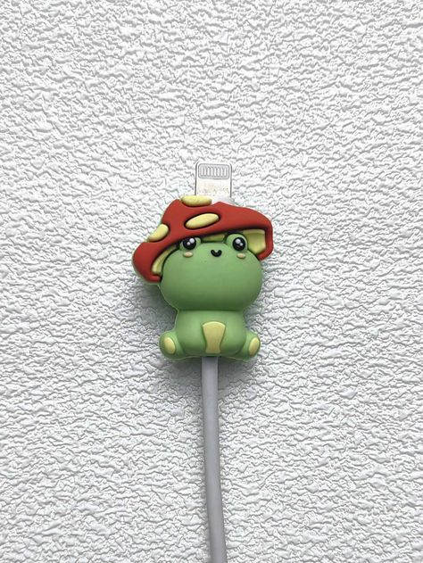 1pc Frog Shaped Data Cable Protector Cute Cable Protector, Cute Frog Things To Buy, Frog Themed Furniture, Frog Decor Home, Cute Frog Stuff, Frog Room Ideas, Frog Merch, Frog Bedroom, Frog Chair