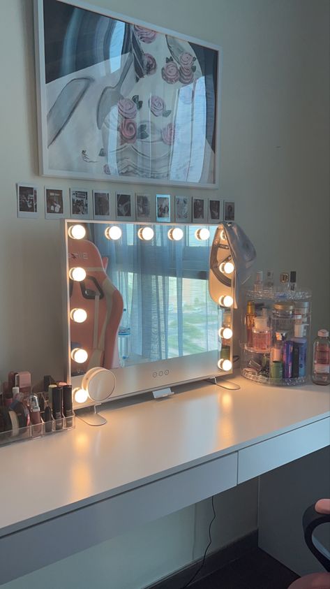 Mirror Wall Vanity, Light Bulb Vanity Mirror, Hollywood Light Mirror, Hollywood Vanity Mirror Aesthetic, Hollywood Mirror On Desk, Vanity Mirror With Lights Aesthetic, Vanity With Hollywood Mirror, Hollywood Lights Vanity, Holly Wood Mirror Vanity