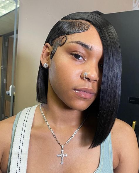 I love a good crisp side part bob! Do you ?🥹 Deep Side Part Bob Wig, Bob Lace Front Wigs Side Part, Side Part Bob Sew In, Middle Part Closure Bob, Bob Quick Weave Hairstyles Side Part, Bob Hairstyles Side Part, Side Part Curly Bob, Side Part Bob Weave, Deep Side Part Bob