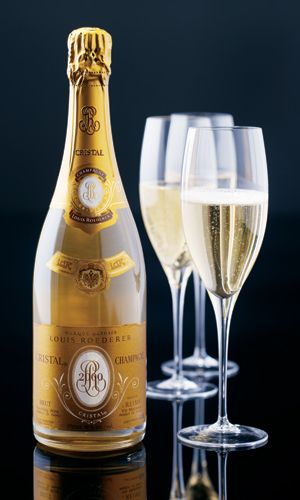 Don Perignon, Cristal Champagne, Bottle Of Champagne, Party Drinks, Pinot Noir, Sparkling Wine, Fine Wine, Champagne Bottle, Happy Birthday Wishes