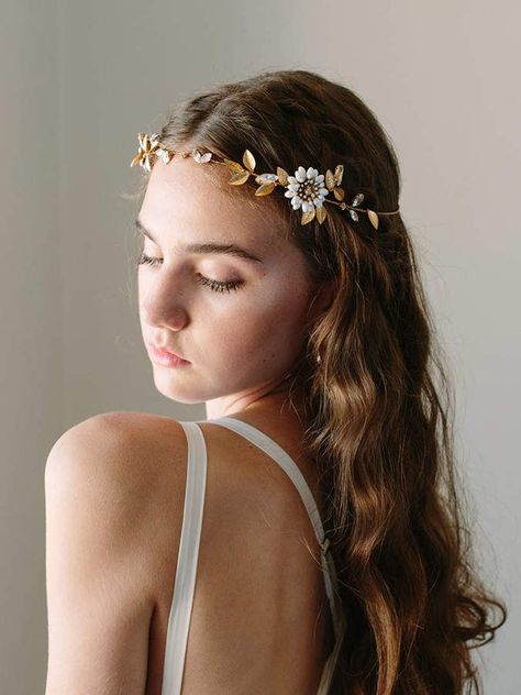 Bridal Updo With Veil, Flower Hair Comb Wedding, Bridal Circlet, Hair Halo, Wedding Hairstyles With Crown, Bridal Hair Wreath, Flower Hair Accessories Wedding, Crown Gold, Boho Wedding Hair