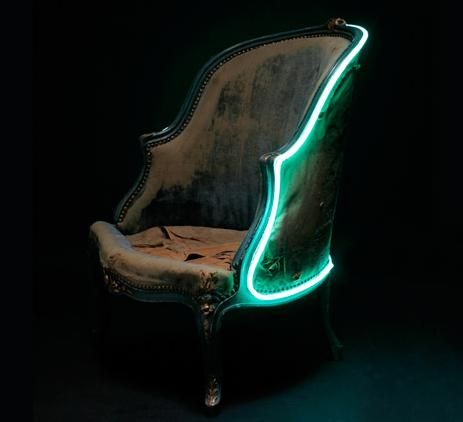 Furniture re-purposed as light. Lee Broom's Luminaire Bergere Lee Broom, Diy Luminaire, Light Chair, Bergere Chair, Neon Art, Matthew Williamson, Back To Nature, Take A Seat, Neon Lights