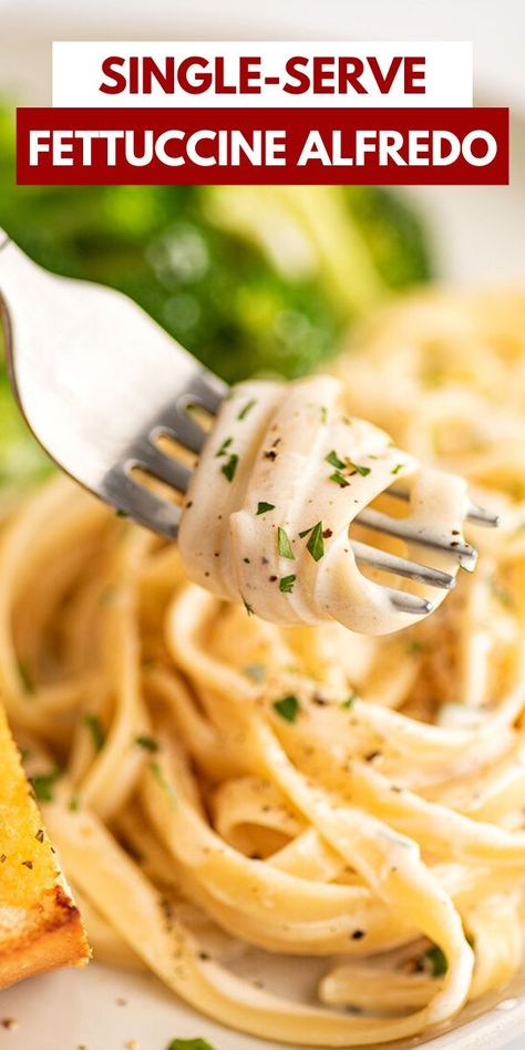 Pasta Recipe For One Person, Small Batch Pasta, Single Serve Alfredo Sauce, One Person Pasta Recipes, Small Serving Recipes, Easy Things To Make For Dinner For One Person, Alfredo Sauce For Two, Alfredo For Two, Fettuccine Alfredo For One