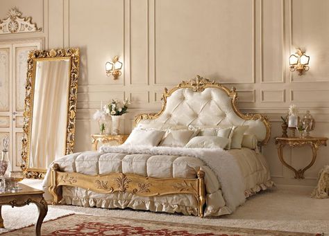 Classic Bedroom Furniture, Reka Bentuk Bilik Tidur, Country Bedrooms, French Style Bedroom, Luxury Bedroom Decor, Hiasan Bilik Tidur, Luxury Italian Furniture, Bed King, King Size Bedding Sets