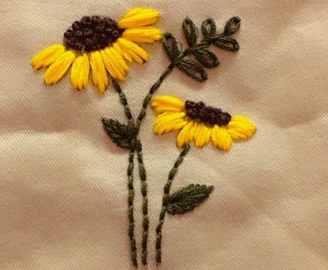 Simple Sunflower Embroidery, Embroidery Bees And Flowers, Hand Embroidered Sunflowers, Easy Sunflower Embroidery, Embroidered Sunflowers Diy, Small Sunflower Embroidery, Sun Flower Embroidery Easy, How To Embroider Sunflowers, Sunflower Embroidery Pattern Design