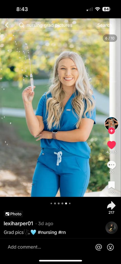 Nurse Friends Graduation Pictures, First Iv Picture Nursing School, Nurse Friends Pictures, Med School Acceptance Photoshoot, Phlebotomy Pictures, Graduation Pictures In Scrubs, Grad Photoshoot Nursing, Cst Graduation Pictures, Stethoscope Graduation Pictures