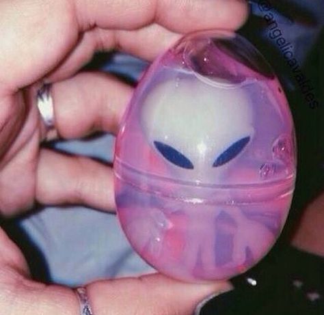 Alien egg. Aesthetic Alien, Space Grunge, Abbey Dawn, Alien Face, Alien Aesthetic, Alternative Grunge, Arte Alien, Soft Grunge, Grunge Aesthetic