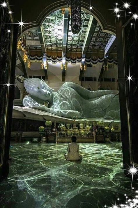 The interior of the Wat Pa Phu Kon in Udonthani, Thailand. Art Buddha, Buddha Zen, Indian Architecture, Buddhist Temple, Sacred Places, Buddha Art, Buddhist Art, Ancient Architecture, Beautiful Places To Travel