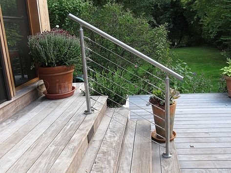 cable-railing-hardware-handrails-for-indoor-outdoor-steps-staircase Wrought Iron Porch Railings, Exterior Handrail, Porch Railing Designs, Round Stairs, Outdoor Handrail, Stainless Steel Cable Railing, Outdoor Stair Railing, Outdoor Bench Seating, Diy Bench Outdoor