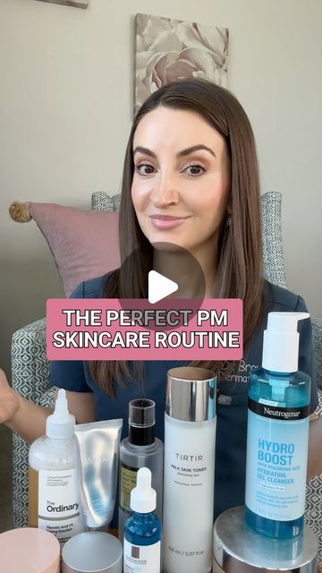 Dr. Aleksandra Brown on Instagram: "How to build your night time skincare routine correctly so it actually works 👇🏻  ✅ Double cleanse your face with a balm cleanser followed by a gentle foaming cleanser.   ✅ Use a toner if you feel like your skin needs, but it’s not a must.   ✅ Followed by hyaluronic acid serum or snail mucin - these can be used interchangeably.   ✅ Apply eye cream to help reduce fine lines & wrinkles!  ✅ Then comes your actives, you can use a retinol or an exfoliating acid.   ✅ Lastly, use a moisturizer to help with hydration.   Do you apply your PM skincare like this? If not, try this skincare routine out before bed tonight! 😴🌙  If you want a list of all the skincare products I showed, comment “LINEUP” ⬇️ Keep in mind, there are many great products out there, so find Facial Daily Routine Skin Care, Skin Care Weekly Routine, Night Time Skin Care Routine Steps, Pm Skincare Routine Order, Night Time Skincare Routine, Basic Skincare Routine, Balm Cleanser, Pm Skincare, Gentle Foaming Cleanser