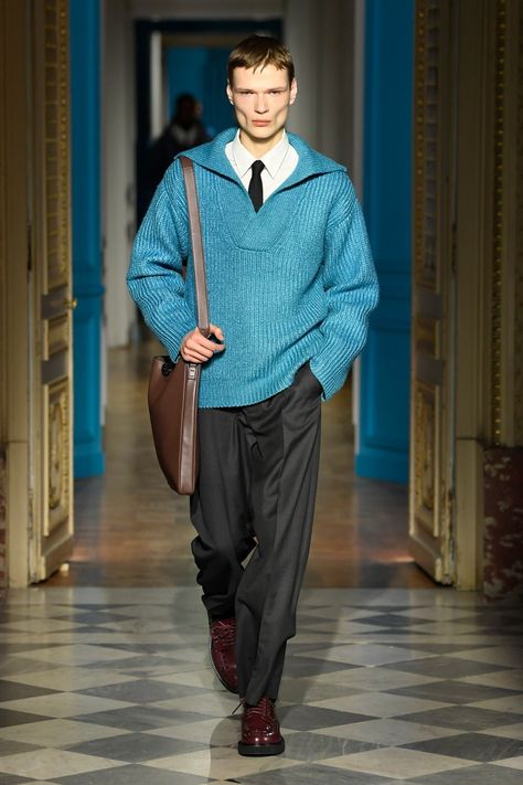 The Row Men, Sweater Outfit Men, Style Nam, Sweater Outfits Men, Man Office, Menswear Runway, Valentino Men, Mood Board Fashion, Mens Winter Fashion