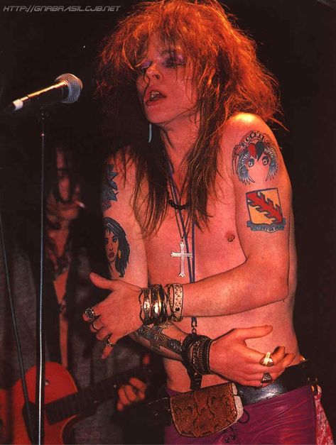 Axl Rose Tattoo, Axel Rose, Duff Mckagan, 80s Men, Nikki Sixx, Axl Rose, Mötley Crüe, Heavy Metal Bands, Rose Tattoos