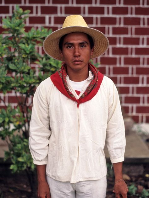 Mexican Men Outfit, 1900's Dress, Mexican Traditional Clothing, Colombian Men, Mexican Clothes, Aesthetic Clothes Men, People Inspiration, Colombian Fashion, Colombian Culture