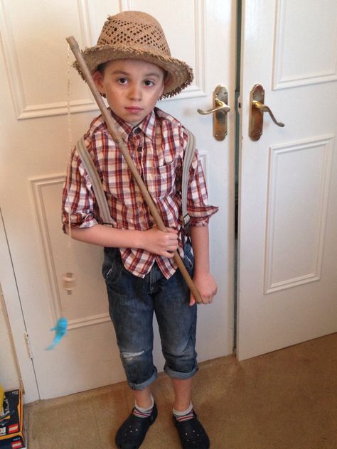 Huckleberry Finn - world book day costume Huckleberry Finn Costume, World Book Day Costume, Inspired Costumes, Huck Finn, Halloween Group, World Book Day Costumes, Book Character Costumes, Book Day Costumes, Huckleberry Finn