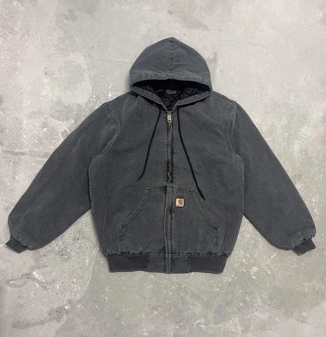 Carhartt J130 Jacket WIP BLK Thank you so much for checking out our store, we have recently started and would love to provide everyone with the best experience possible. Please shoot us a message for any questions and inquries. Best Wishes, VintageMarinadeNZ Haute Couture, Carhartt Women Outfits Hoodie, Grey Carhartt Jacket, Styling Carhartt Jacket, Cargarte Jacket, Carhartt Zip Up Hoodie Outfit, Carhartt Zip Up, Carhartt Winter Jacket, Cathartic Jacket