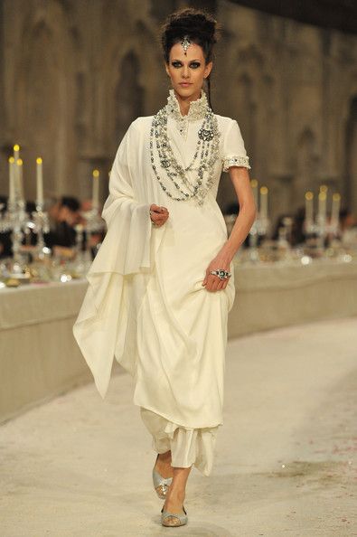 Chanel Paris Bombay Fall 2012 Cabi Clothes, Chanel Couture, Abaya Designs, Grand Palais, Dream Girl, Chanel Paris, Future Fashion, Classic Outfits, Pre Fall