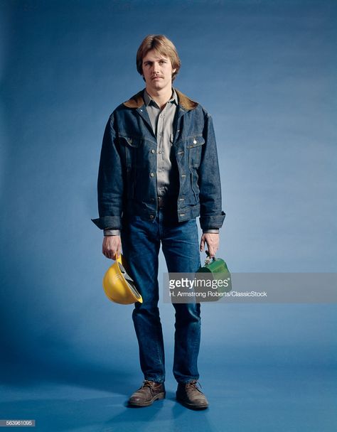 Stock Photo : 1970s CONSTRUCTION WORKER... 70s Fashion, Construction Worker Hat, 1980s Mens Fashion, Steel Worker, Dad Fashion, Mens Attire, Construction Worker, Denim Outfit, Vintage Images